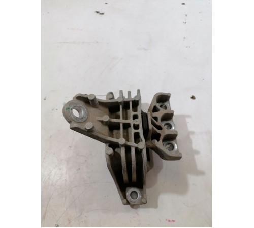 Опора двигателя правая, подушка