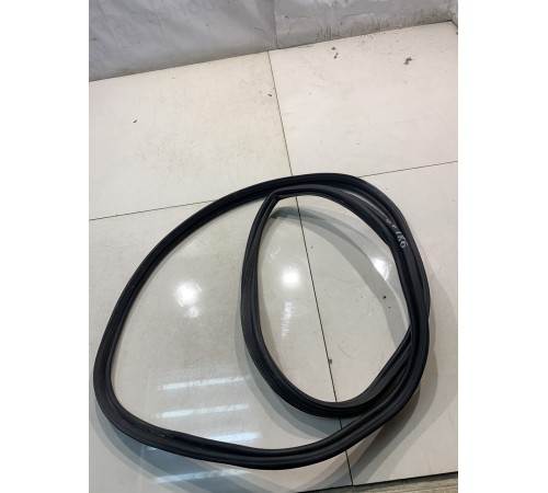 Уплотнитель багажника