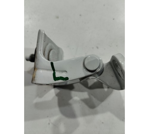 Петля багажника