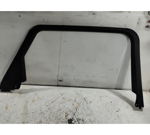 Накладка рамки стекла задняя левая внутренняя