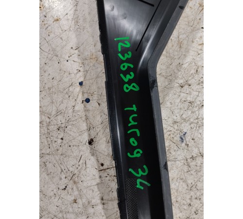 Накладка рамки стекла задняя левая внутренняя