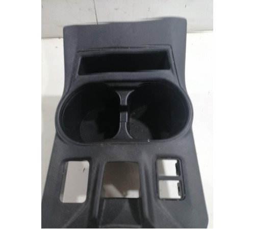 Накладка центральной консоли с подстаканниками