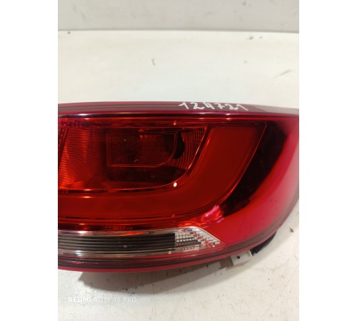 Фонарь задний наружний правый