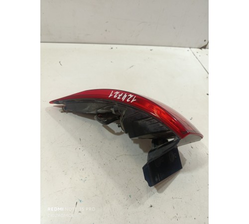 Фонарь задний наружний правый