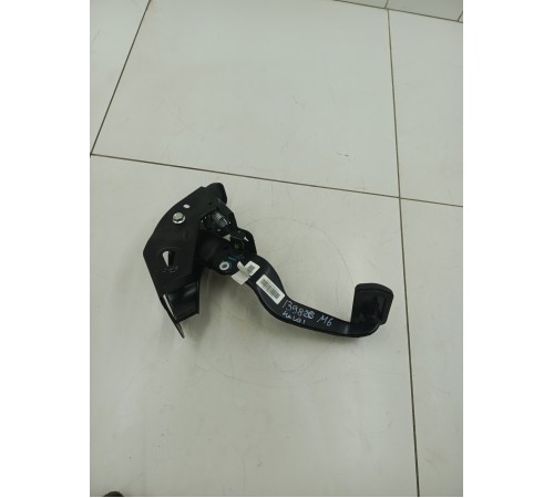 Педаль тормоза