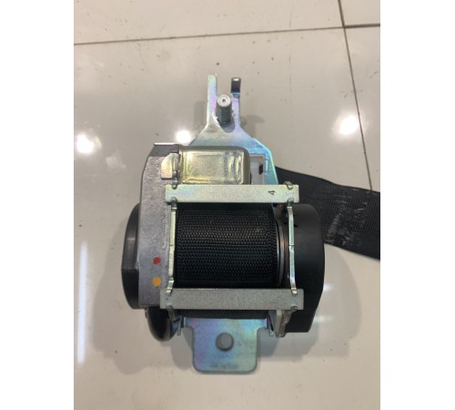 Ремень безопасности (задний, правый)