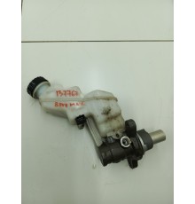 Главный тормозной цилиндр с бачком