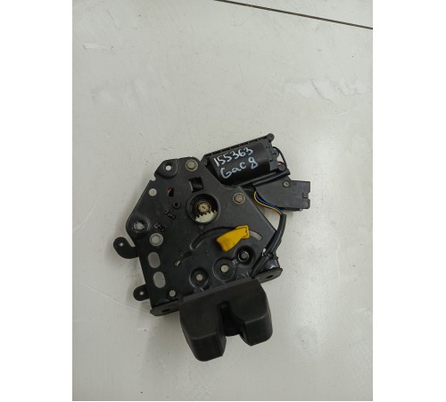 Замок крышки багажника