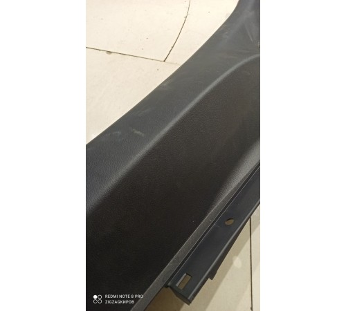 Обшивка задней стойки (левая)