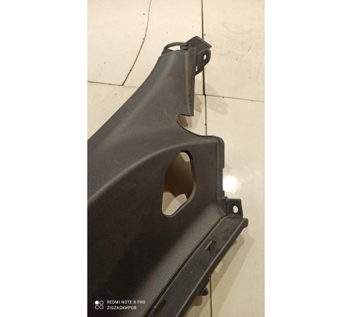 Обшивка задней стойки (левая)