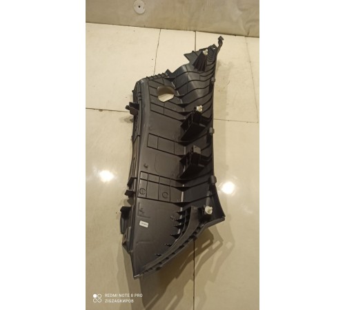 Обшивка задней стойки (левая)