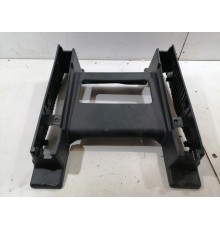 Накладка нижняя переднего правого сиденья