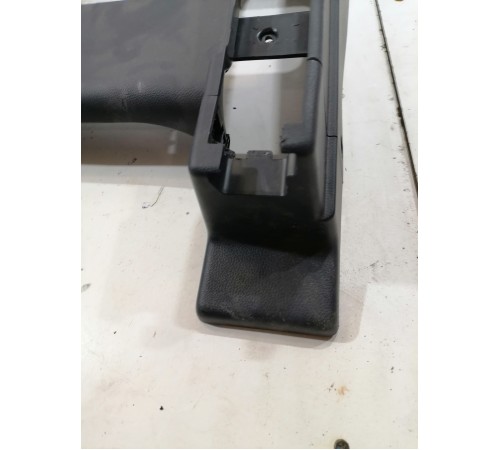 Накладка нижняя переднего правого сиденья