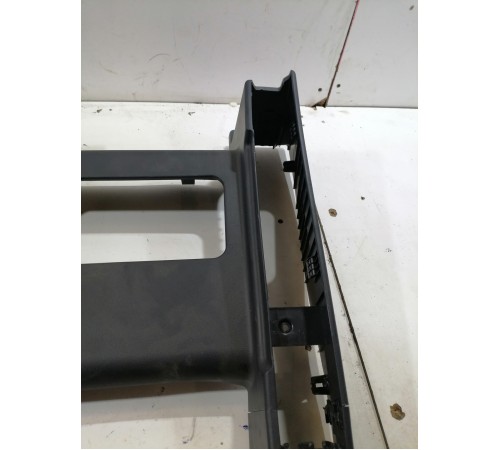 Накладка нижняя переднего правого сиденья