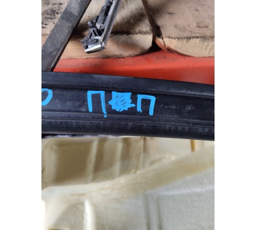 Дверь (передняя, правая)