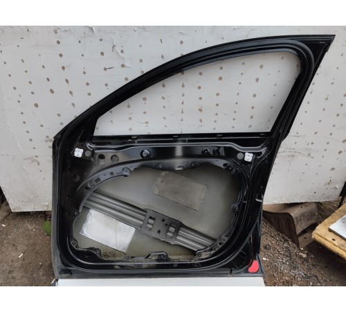 Дверь (передняя, правая)