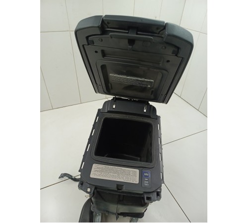 Подлокотник центральной консоли