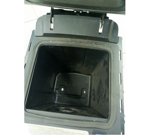 Подлокотник центральной консоли