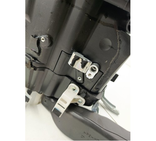 Подлокотник центральной консоли