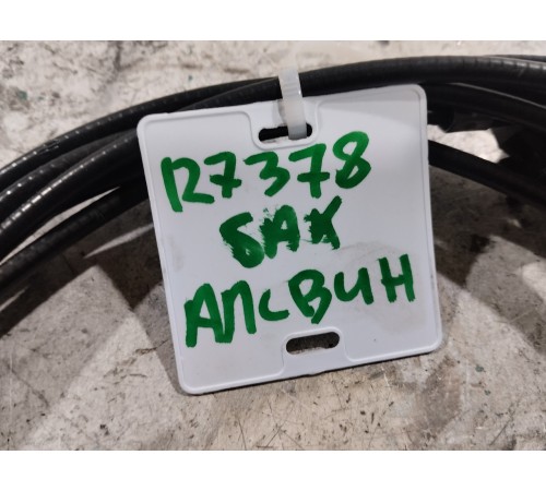 Трос лючка бензобака