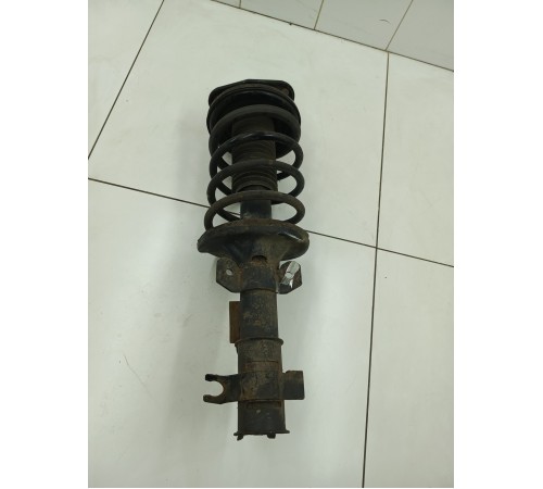 Амортизатор подвески передний правый в сборе