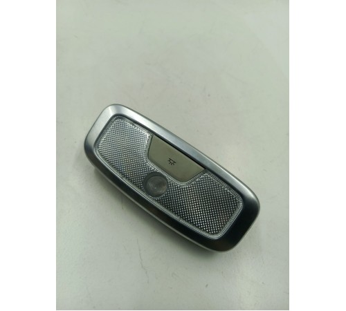 Плафон внутреннего освещения салона правый