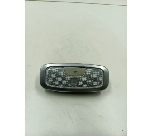 Плафон внутреннего освещения салона правый