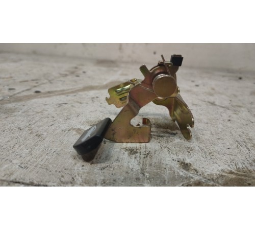 Ручка открывания капота