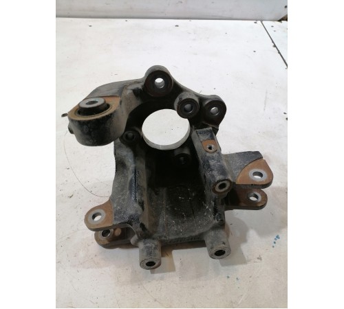 Кулак поворотный задний левый