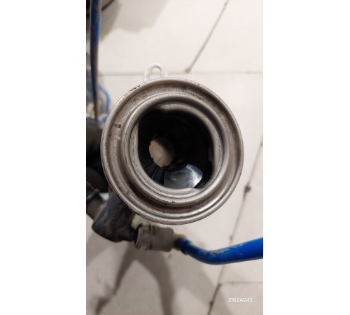 Горловина топливного бака