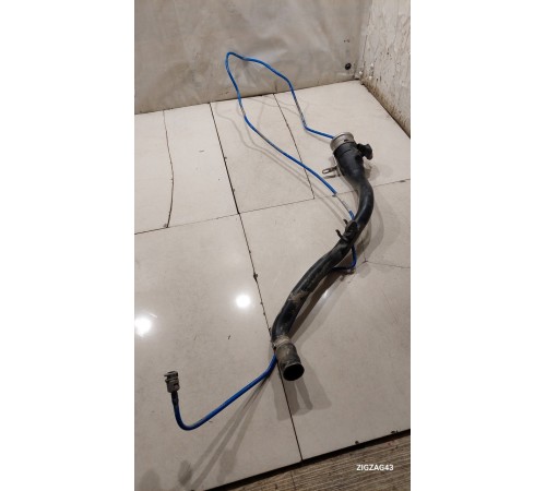 Горловина топливного бака