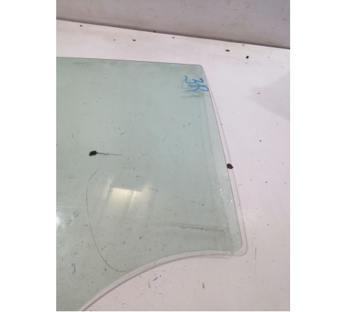 Стекло задней правой двери