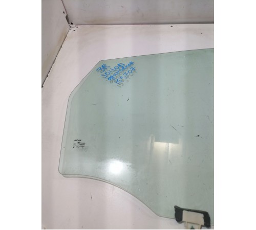 Стекло задней правой двери