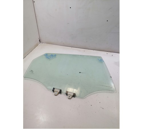 Стекло задней правой двери