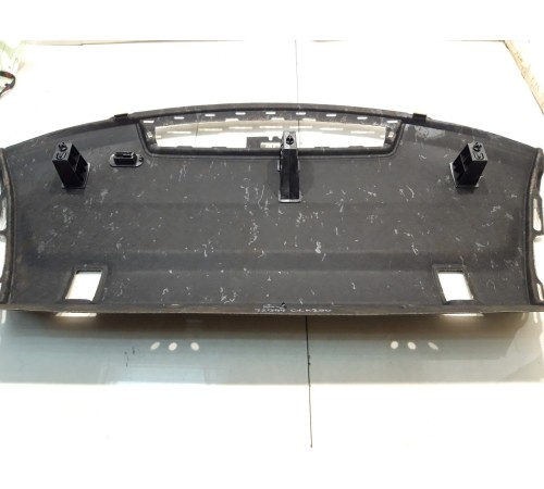 полка задняя салона