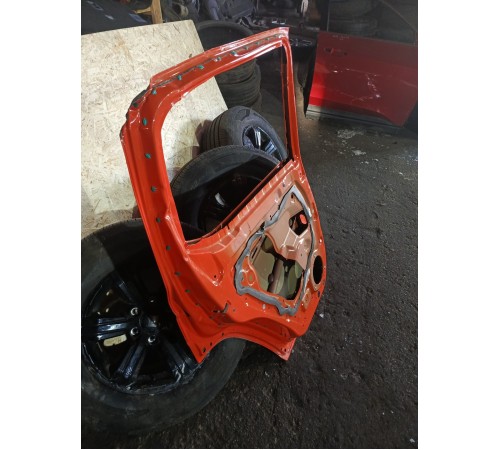 Дверь задняя левая