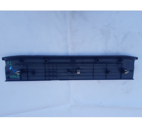 Накладка порога передняя правая