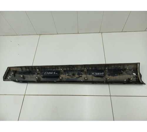 Накладка двери передняя левая