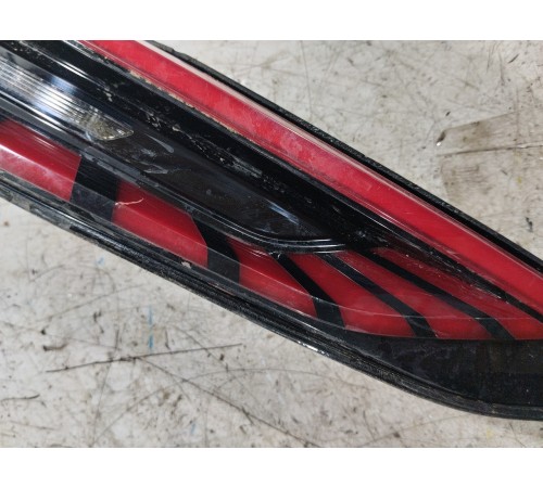 Фонарь крышки багажника левый внутренний