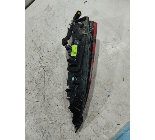 Фонарь крышки багажника левый внутренний