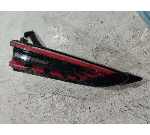 Фонарь крышки багажника левый внутренний