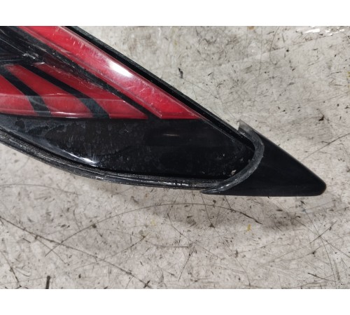 Фонарь крышки багажника левый внутренний