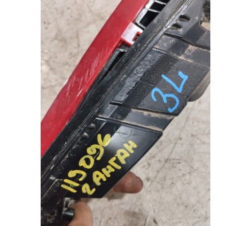 Фонарь крышки багажника левый внутренний