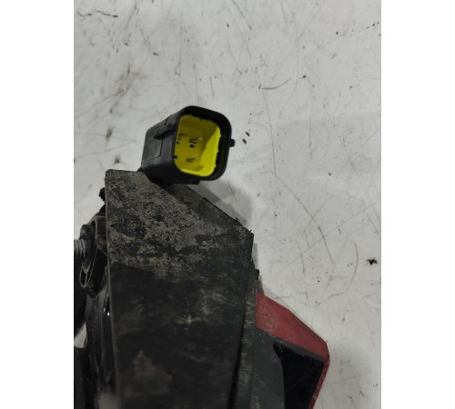 Фонарь крышки багажника левый внутренний