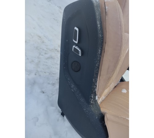 Сиденье (переднее левое)