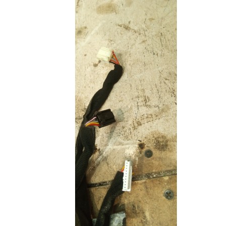 Электропроводка накладки центрального тунеля