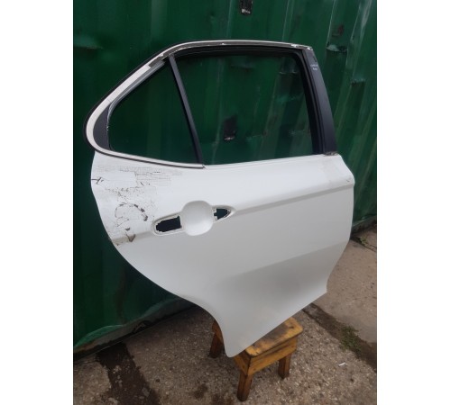 Дверь задняя правая