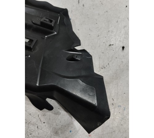 Кожух замка двери (передний, правый)