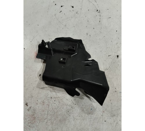 Кожух замка двери (передний, правый)