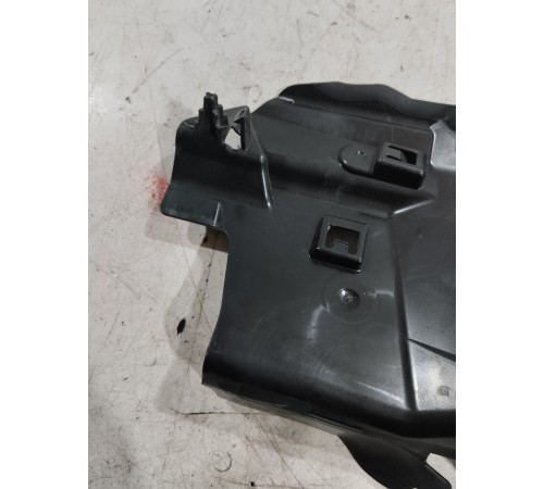 Кожух замка двери (передний, правый)